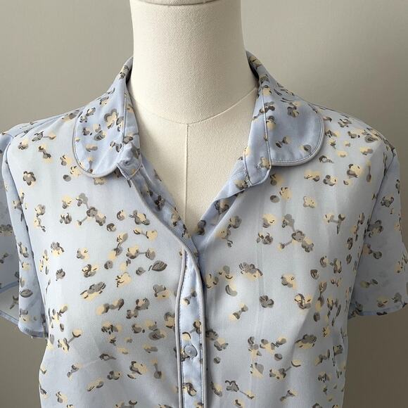 Loft Light Blue Floral Print Sheer Button Down Blouse Sz S - Picture 2 of 4
